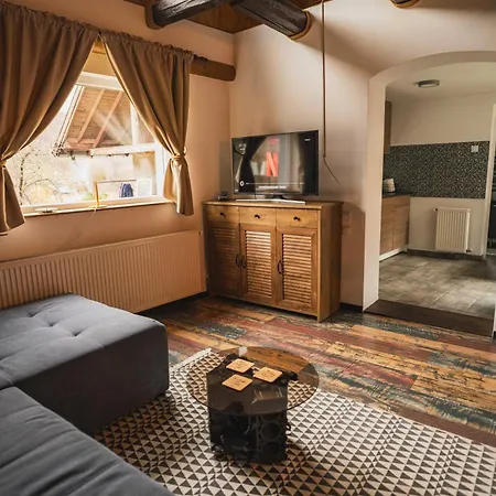 Alpstuga Downtown Loft - 7 Minutes To The Skating Rink Braşov