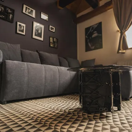 Downtown Loft - 7 Minutes To The Skating Rink